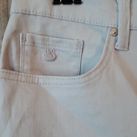 Gloria Vanderbilt Amanda Jeans - Picture 3 of 16